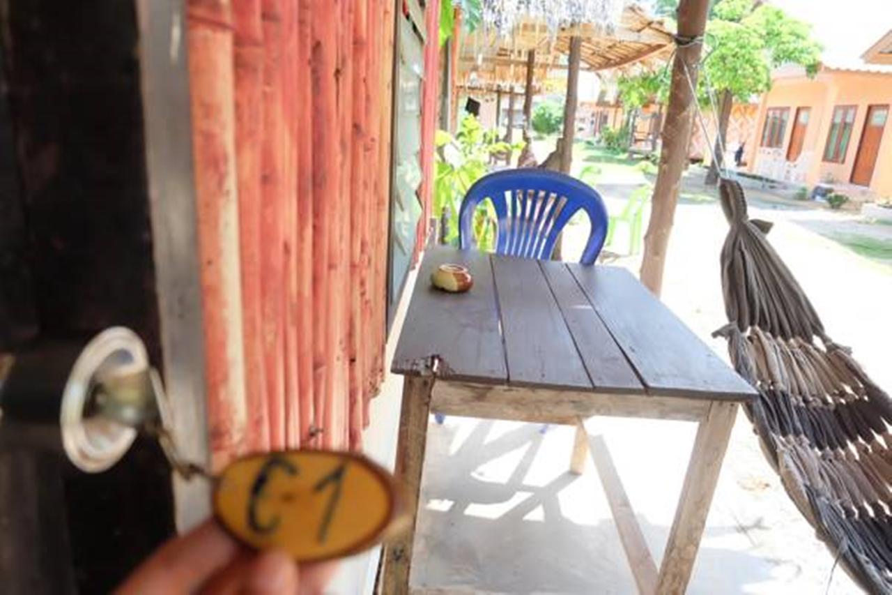Monkey Bungalow Ko Lanta Buitenkant foto